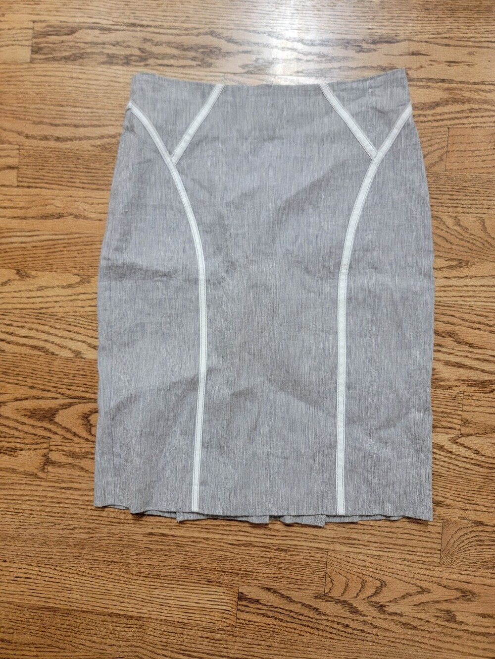 Bebe Gray & White Pencil Skirt